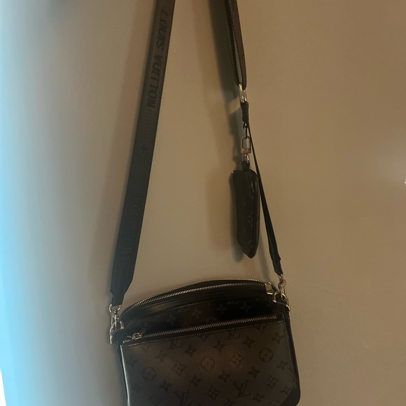 Louis Vuitton Monogram Crossbody Bag - Picture 1 of 4